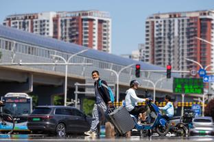 苏亚雷斯本场数据：2射2正，打入制胜球，3对抗2成功，评分7.5分